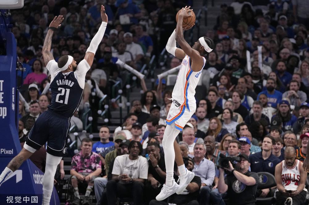 不仅凭借三 不仅凭借三