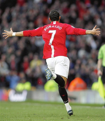 戴墨镜出场 戴墨镜出场