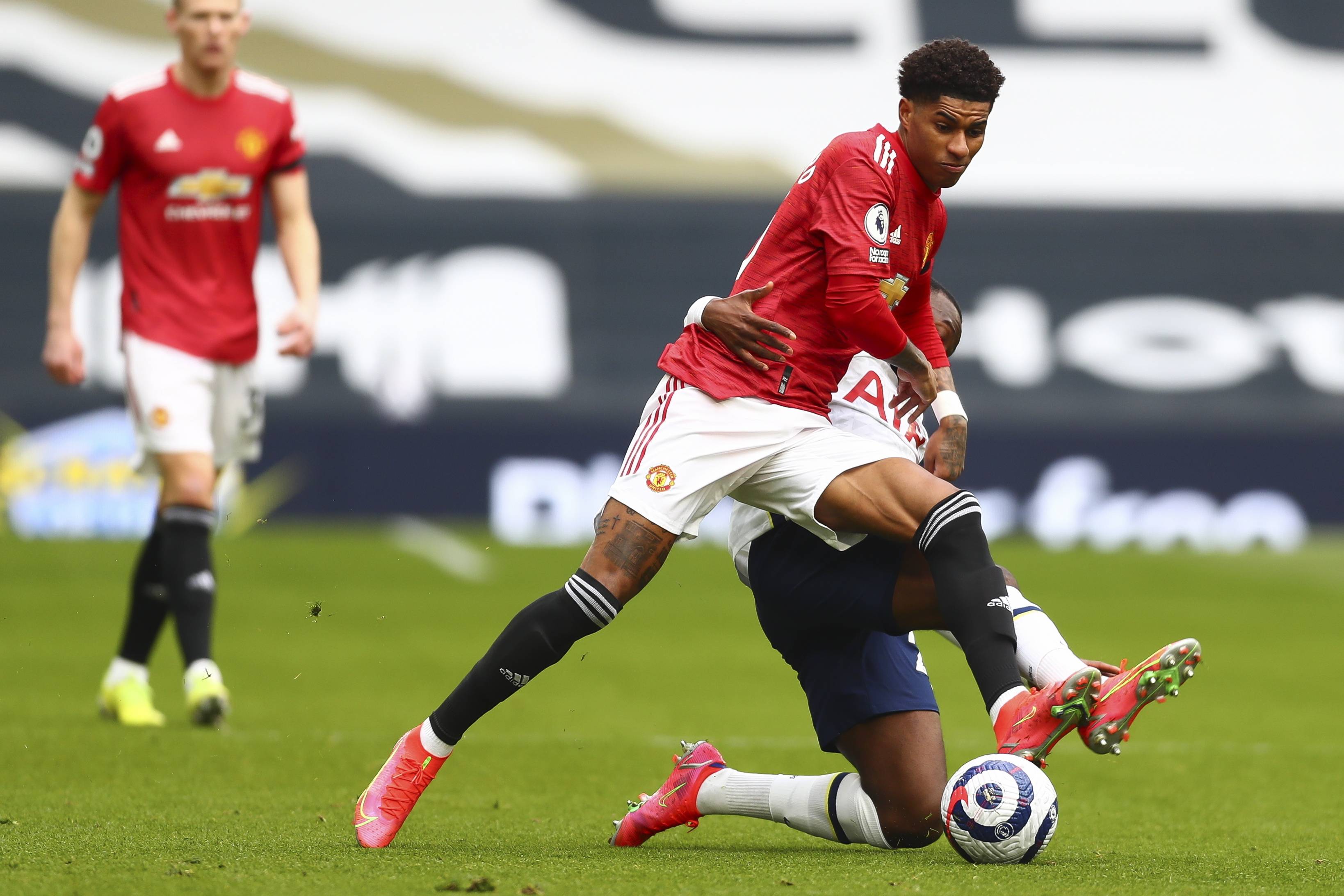 他们需要拥 他们需要拥